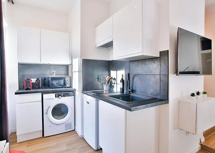Studio Parce que Toulon - 60m gare - Hypercentre - Clim - Wifi - La Porte Bleue 1